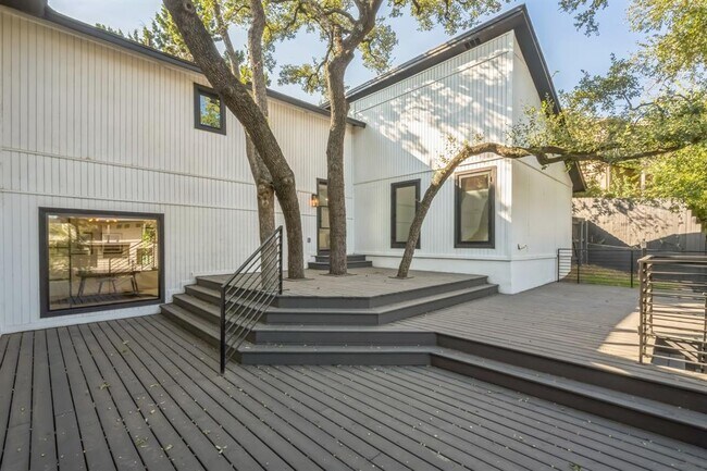 Building Photo - 2100 Apricot Glen Dr