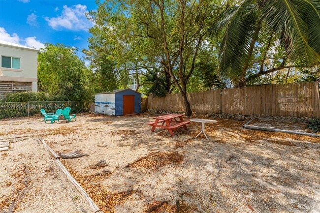 Building Photo - 7 Coral Dr