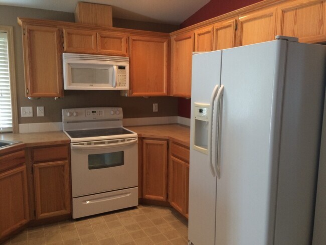 Building Photo - Home for Rent WSG Included!
