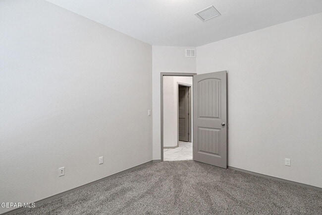 Building Photo - 1129 Indigo Sky St