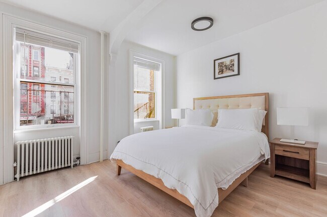 Building Photo - 209 1st Ave