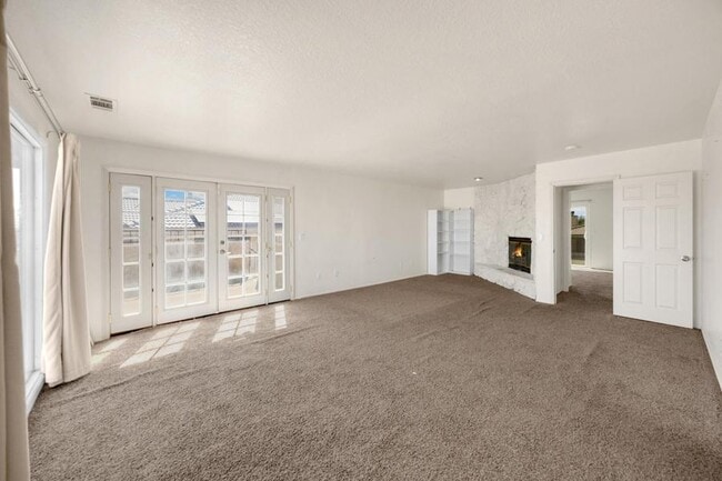 Building Photo - 17705 Vista Point Dr