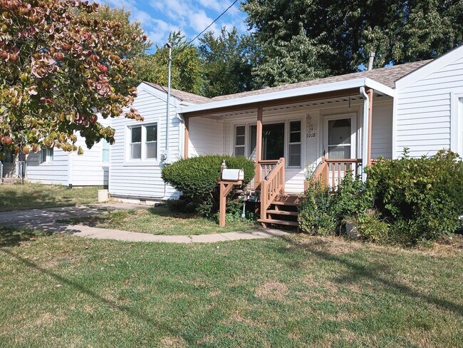 Building Photo - Charming 3 Bedroom Home in Independence!