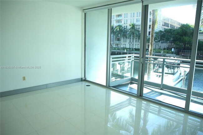 Building Photo - 2950 NE 188th St