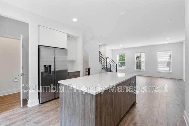 Building Photo - 14 Mural Walk NE