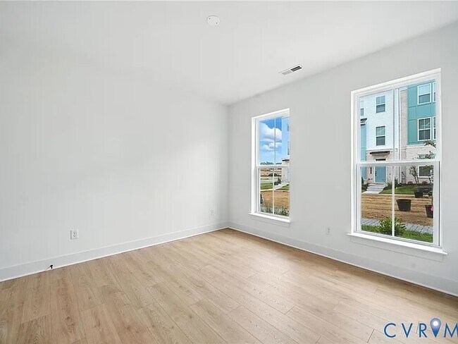 Building Photo - 15315 Sunray Aly