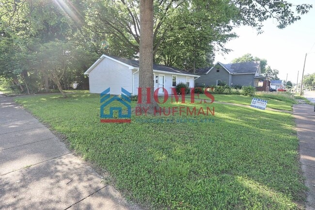 Building Photo - Three Bedroom House | Remodeled & Move in Ready | Deposit Special
