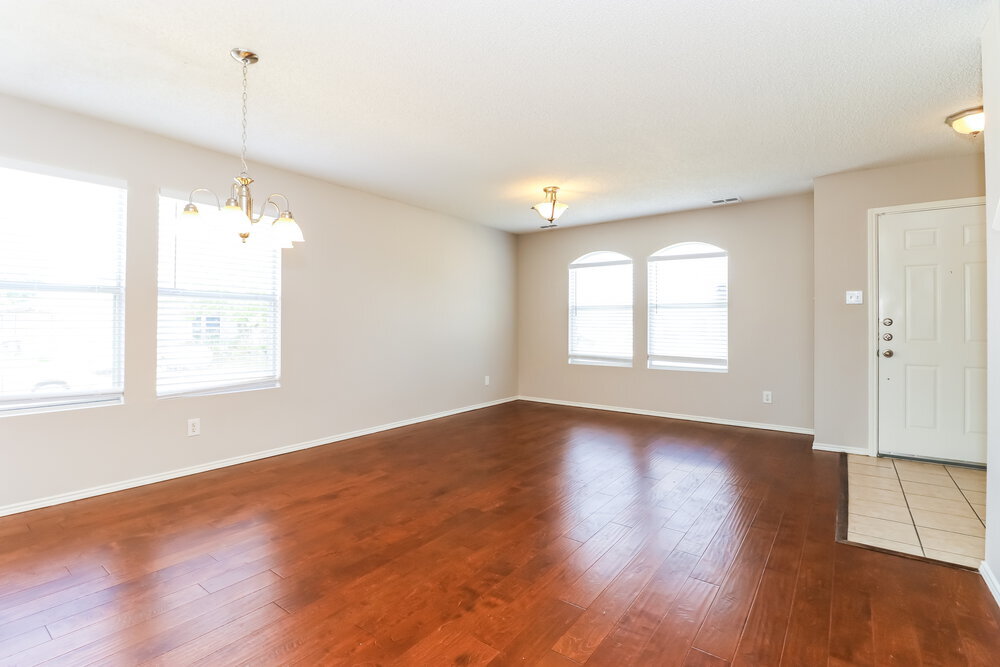 Building Photo - 8750 Gray Fox Ct