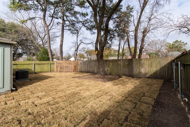 Building Photo - 5046 Spring Forest Dr