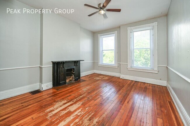 Building Photo - 2361 W Clifton Ave