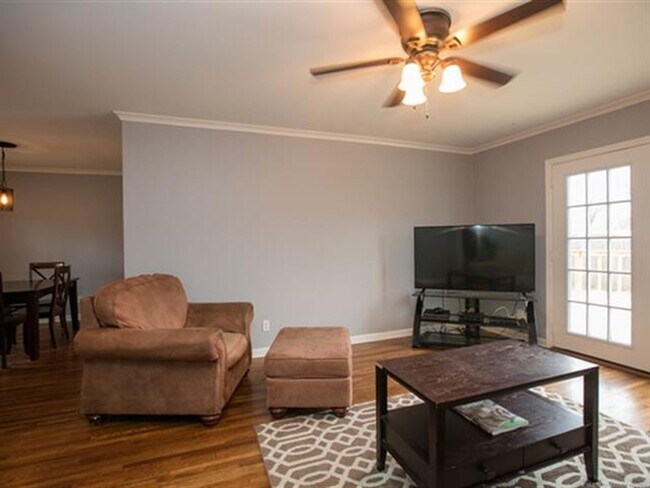 Building Photo - Brookside Bungalow!