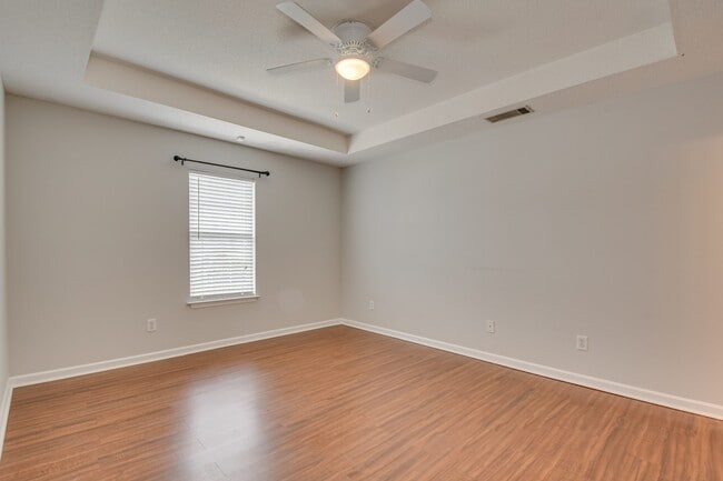 Building Photo - 2019 Hopetown Dr