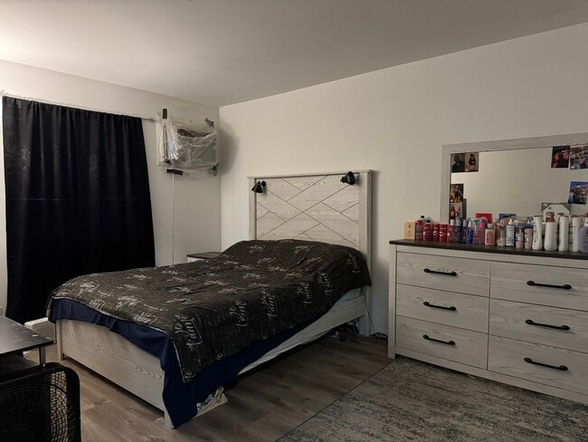 Building Photo - 13 Parkside Ct