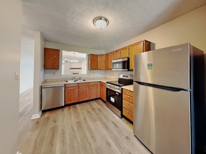 Building Photo - 703 Muirfield Dr