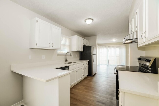 Building Photo - 5232 Redlands Dr