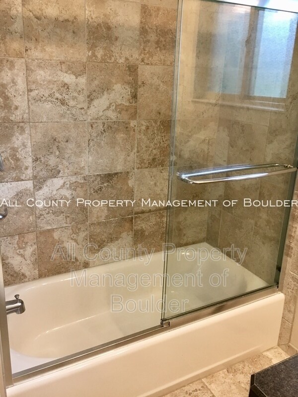 Building Photo - 3135 Folsom St