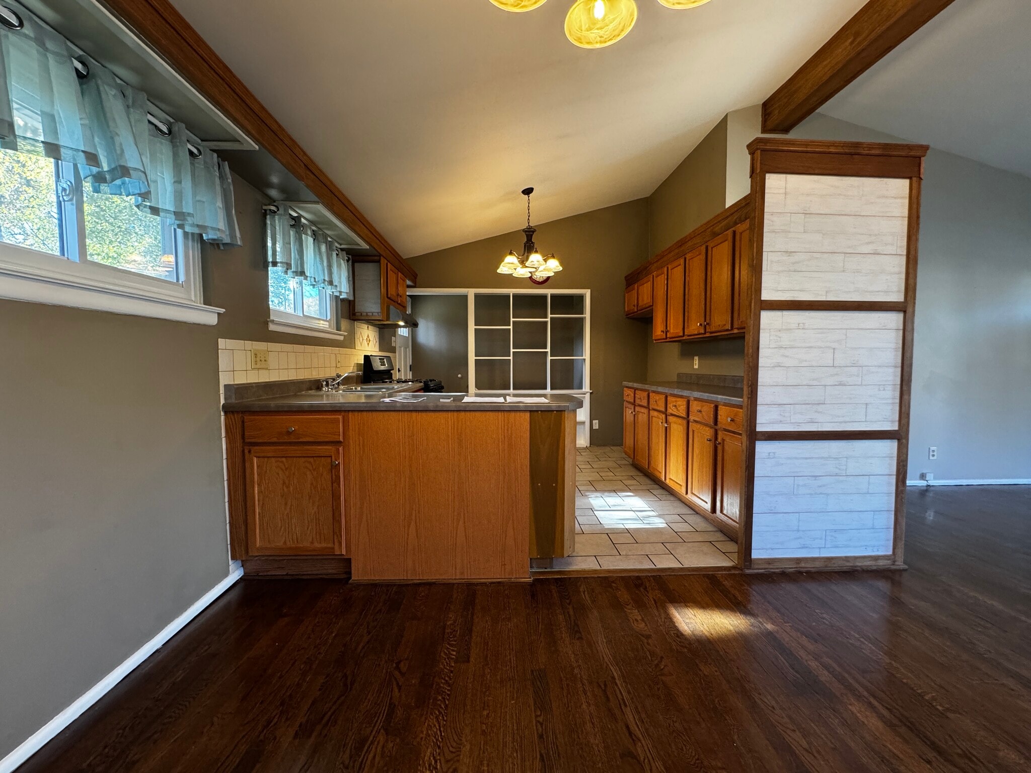 Building Photo - 556 Joshua Dr