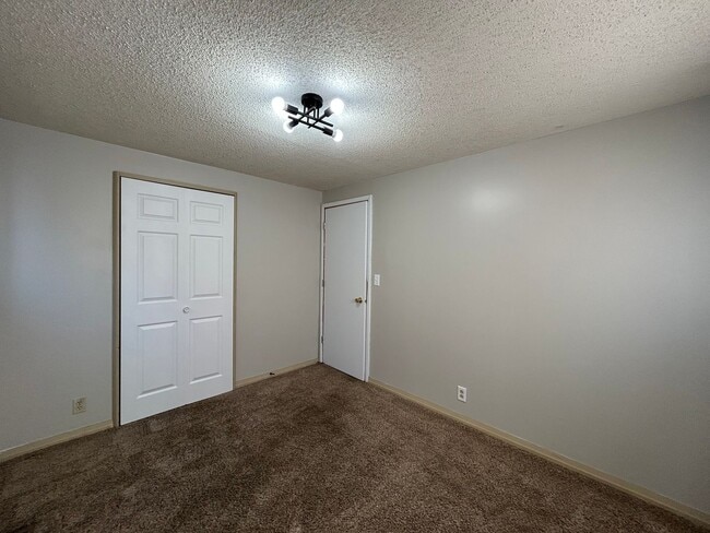 Building Photo - Freshly Updated 3-Bedroom, 1-Bathroom Home – $1,375/Month