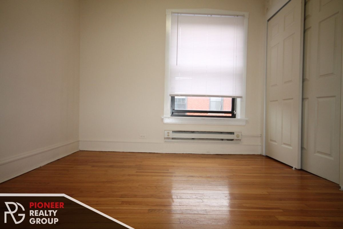 Building Photo - 1025 Dempster St