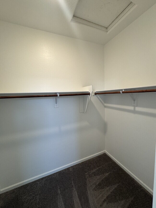 Building Photo - 32067 N Wayne Ln