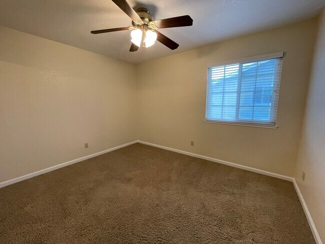 Building Photo - Spacious Citrus Heights Home with 3-Car Garage & Ample Storage