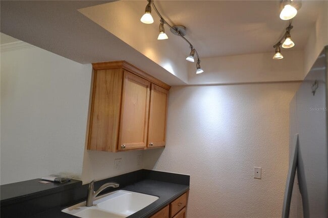 Building Photo - 718 Lyndhurst St