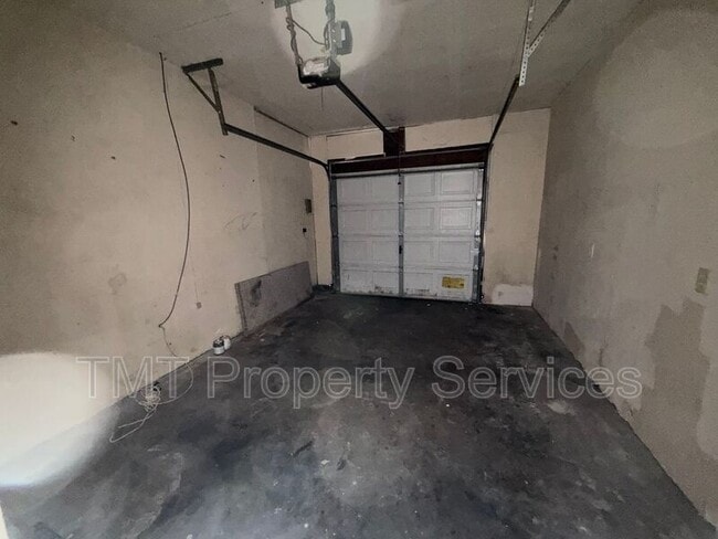 Building Photo - 1200 Wayland Ave