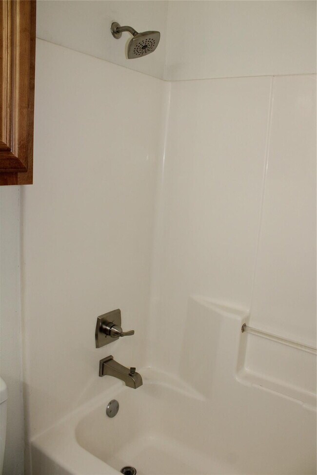 Building Photo - 1706 Caravan Trail
