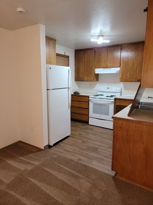 Building Photo - 5805-07 Mt Tacoma