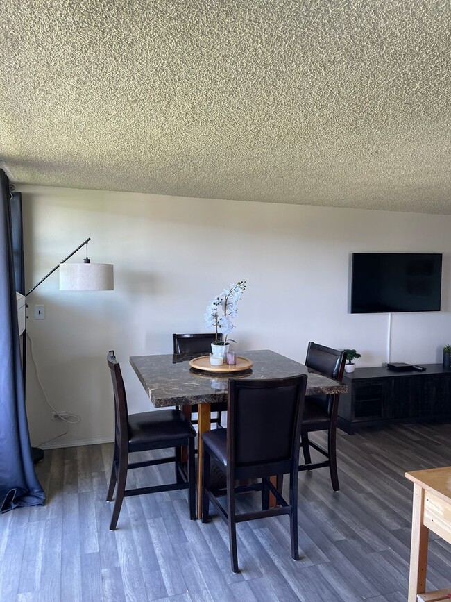 Building Photo - 2BR/2BA FULLY FURNISHED CONDO WITH OCEAN &...