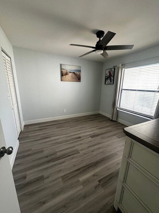 Building Photo - 13351 Greengate Blvd