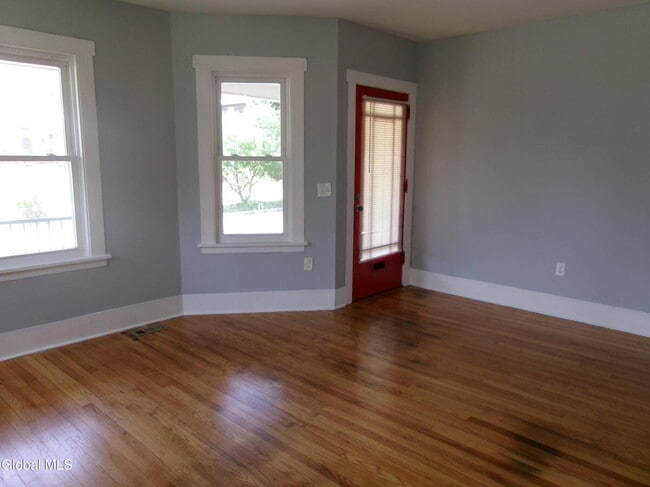 Building Photo - 1338 Parkwood Blvd