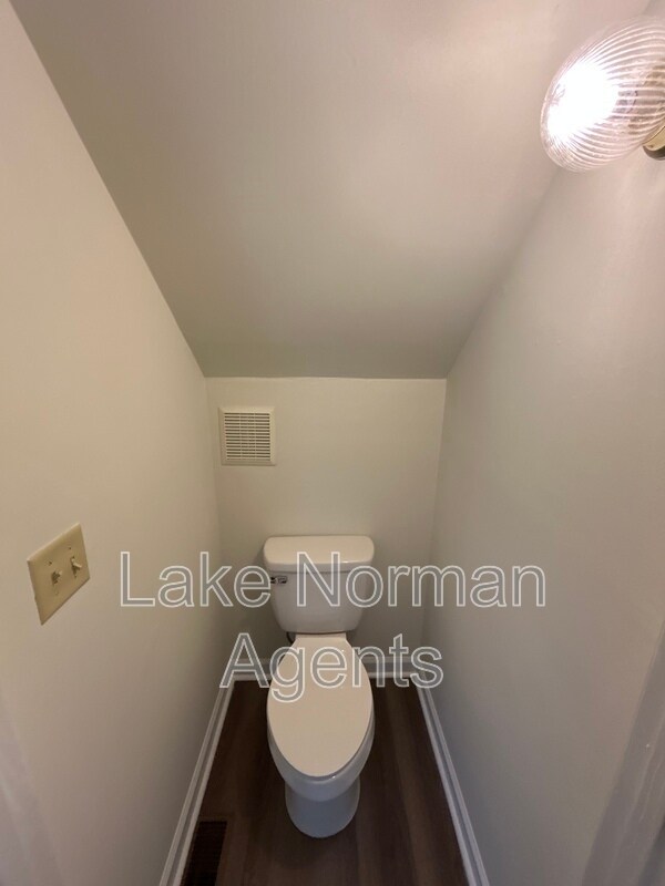 Building Photo - 4709 Grassy Creek Rd