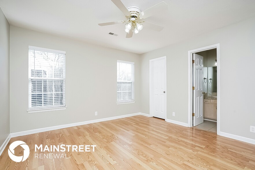 Building Photo - 736 Stone Hedge Dr