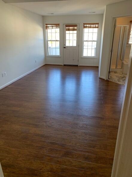 Building Photo - 1518 montessori terrace