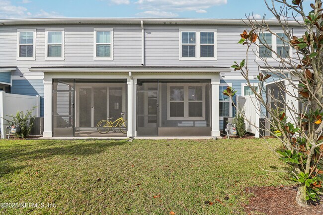 Building Photo - 260 Brandon Lks Dr