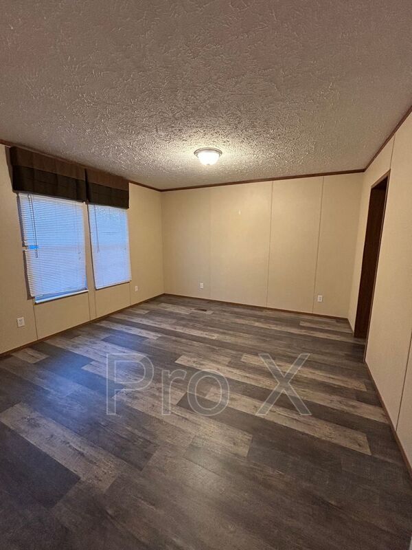 Building Photo - 307 E Adams St