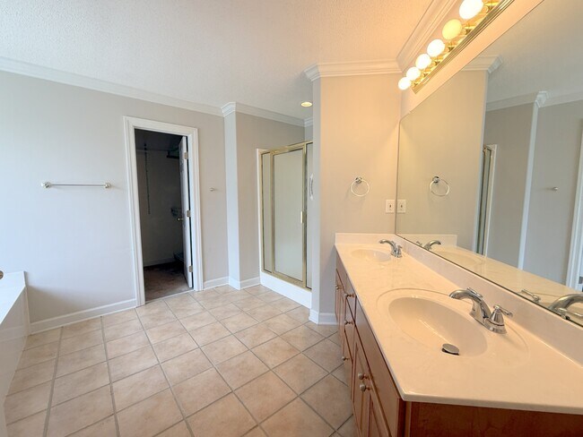 Building Photo - 238 Pebble Brook Dr