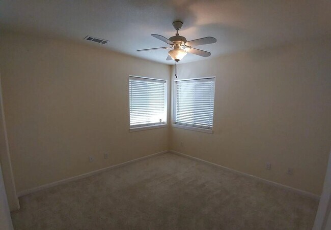 Building Photo - LARGE 3 BED 3 BATH HOUSE IN LAKE CALIFORNIA