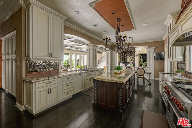 Building Photo - 4705 Los Feliz Blvd