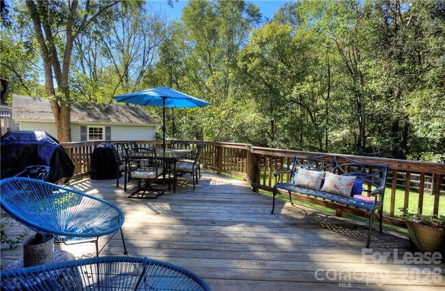 Building Photo - 3806 Bridgewood Ln