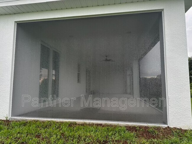 Building Photo - 1724 NW 24th Ave