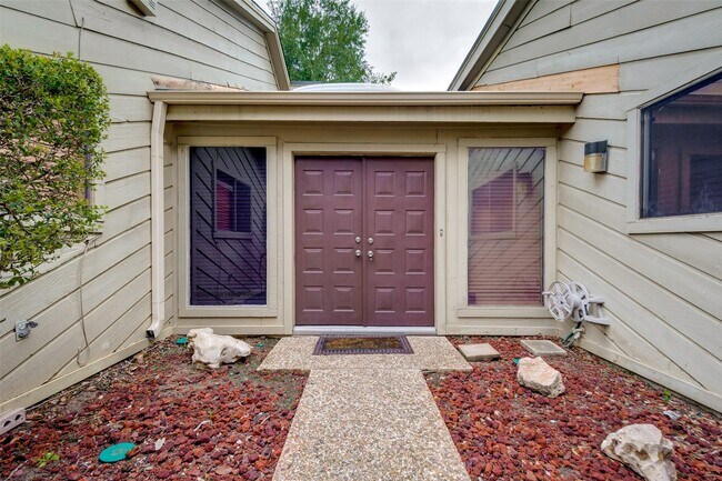 Building Photo - 6030 Gallant Forest Dr