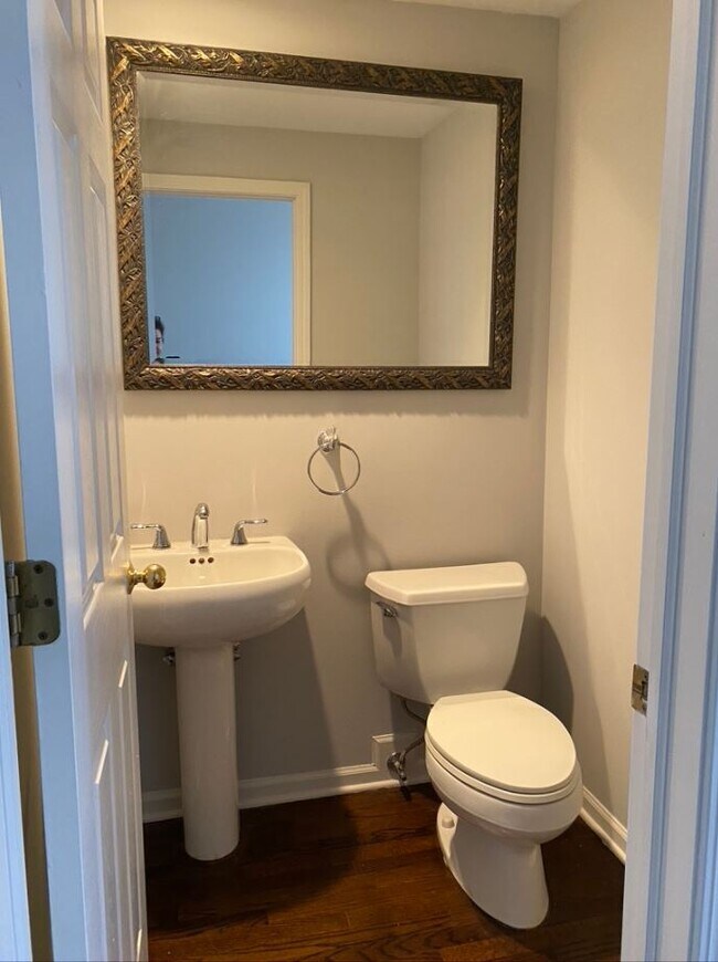 1st Floor 1/2 Bathroom - 5326 S Ingleside Ave