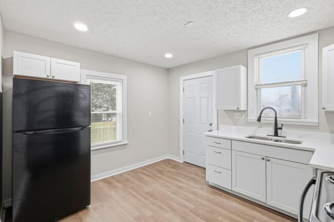 Building Photo - 783-785 S 18th St