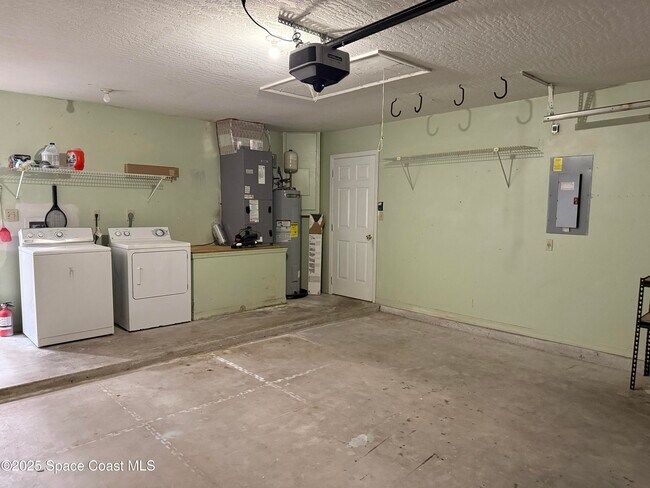 Building Photo - 2530 Street Pauls Dr