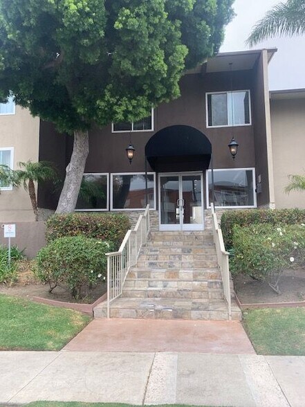 Primary Photo - 23930 Los Codona Ave