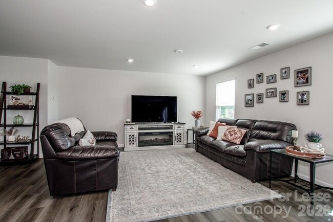 Building Photo - 177 Crownpiece St