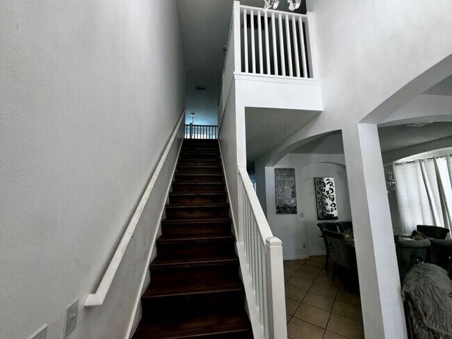 Building Photo - STUNNING Emerald Island Resort 5 bedroom 4.5 bath Luxury Home FULLY FURNISHED! 3 miles from Disney!