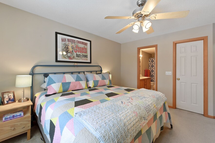 Master bedroom - 20505 Erin Ct